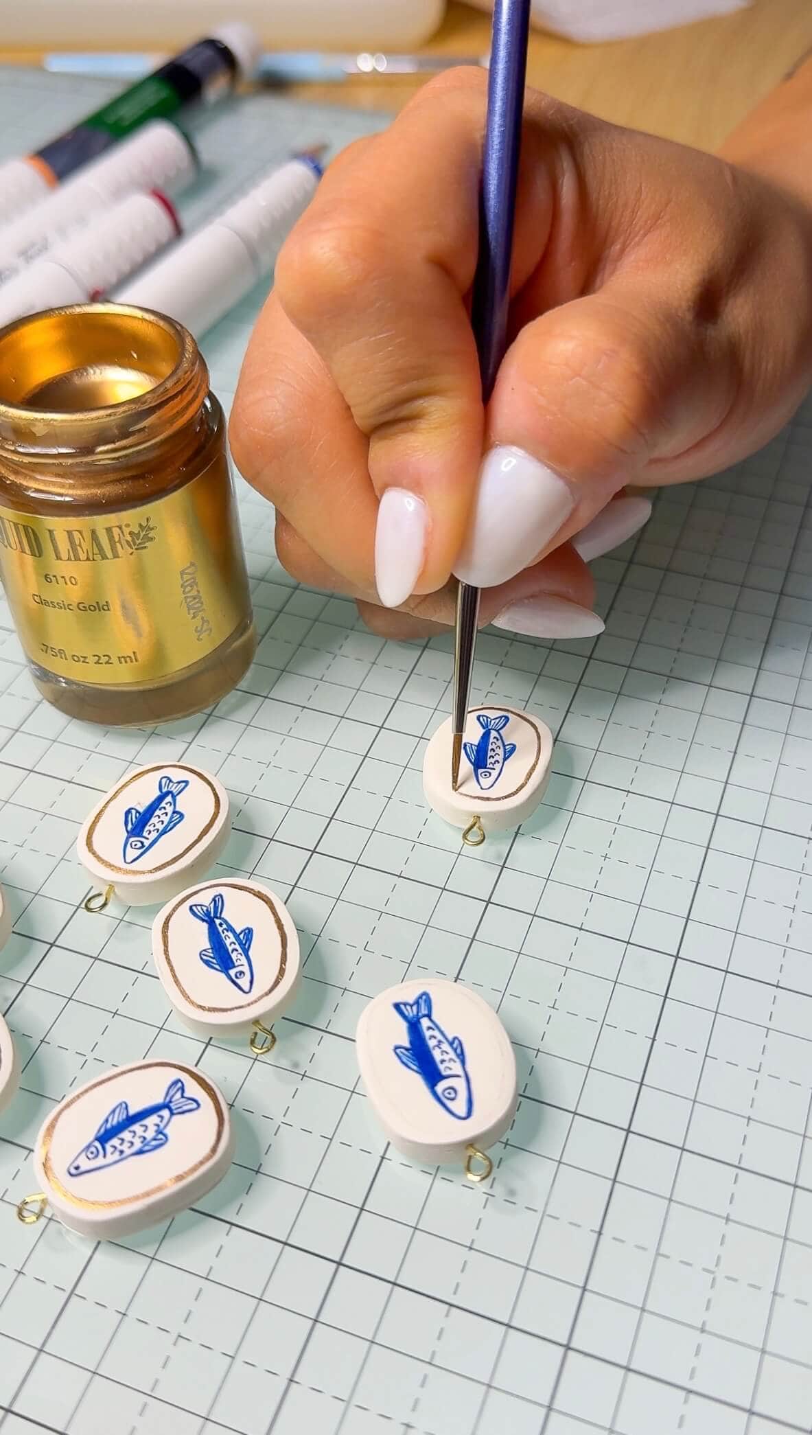 20 Analog Activities for Everyday Life & How to Build an Anti Scroll Bag