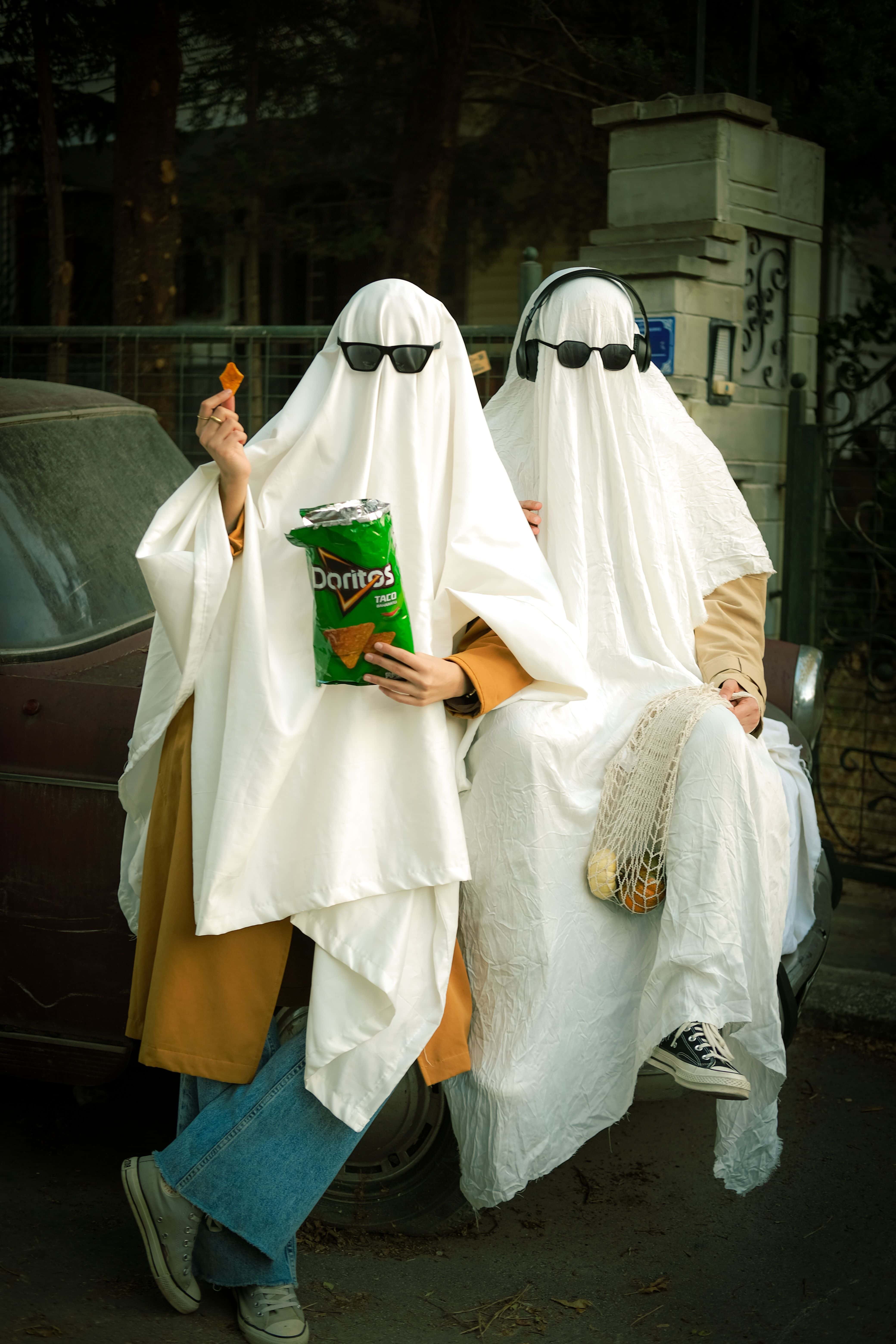 ghost-photoshoot-monday-notes
